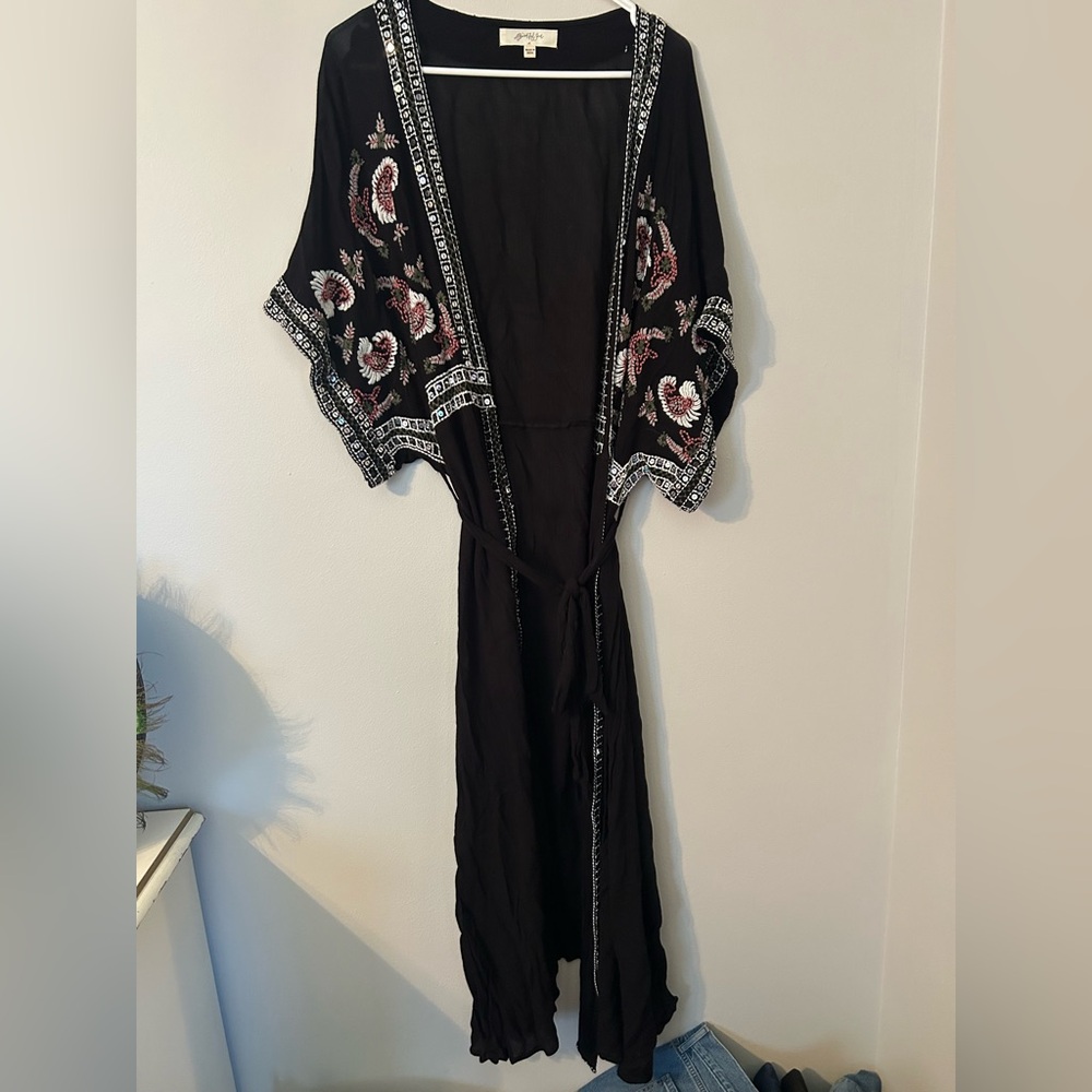Elegant Black Floral Kimono Shaw